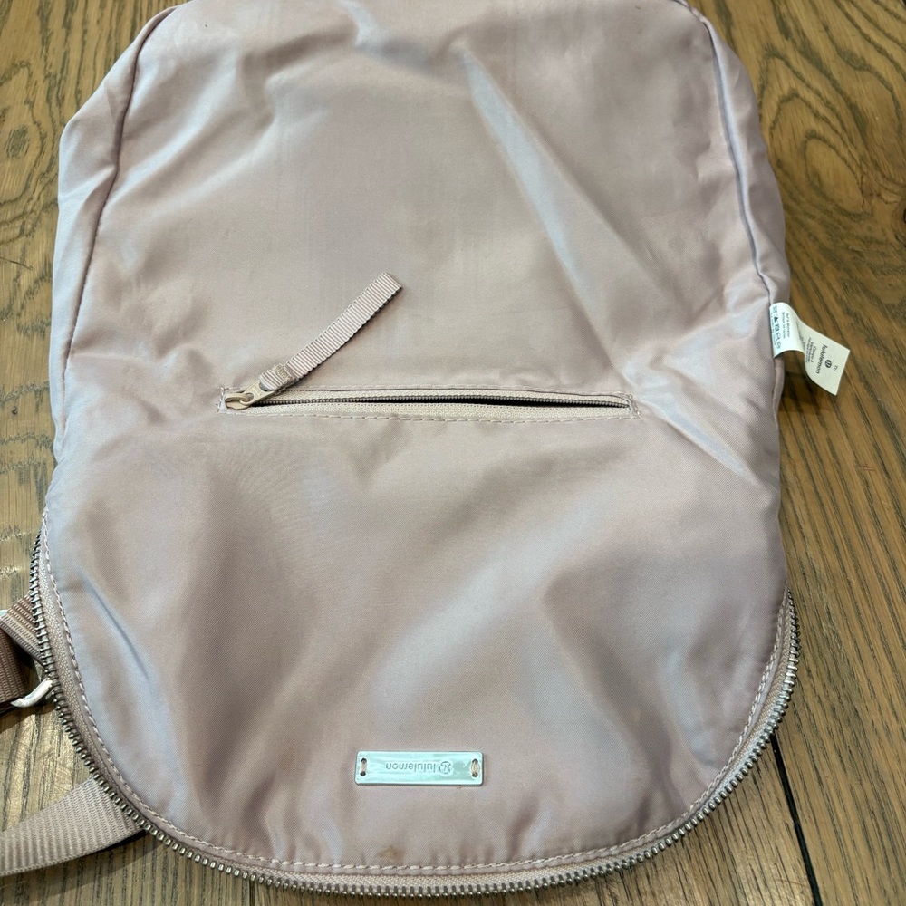Lululemon Festival Bag -  Light Pink Crossbody Bag 5L - Picture 6 of 7